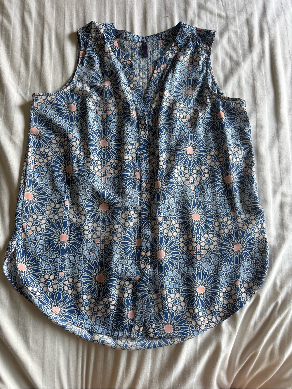 NYDJ Sleeveless Pintuck Blue Floral Print V-Neck Blouse size M